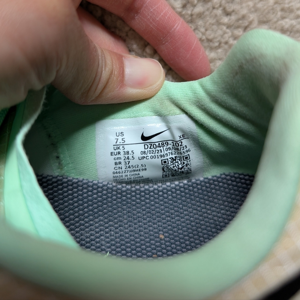 Nike ZoomX Ultrafly Trail Summit White Vapor Green Size 7.5 Women's - Picture 10 of 12